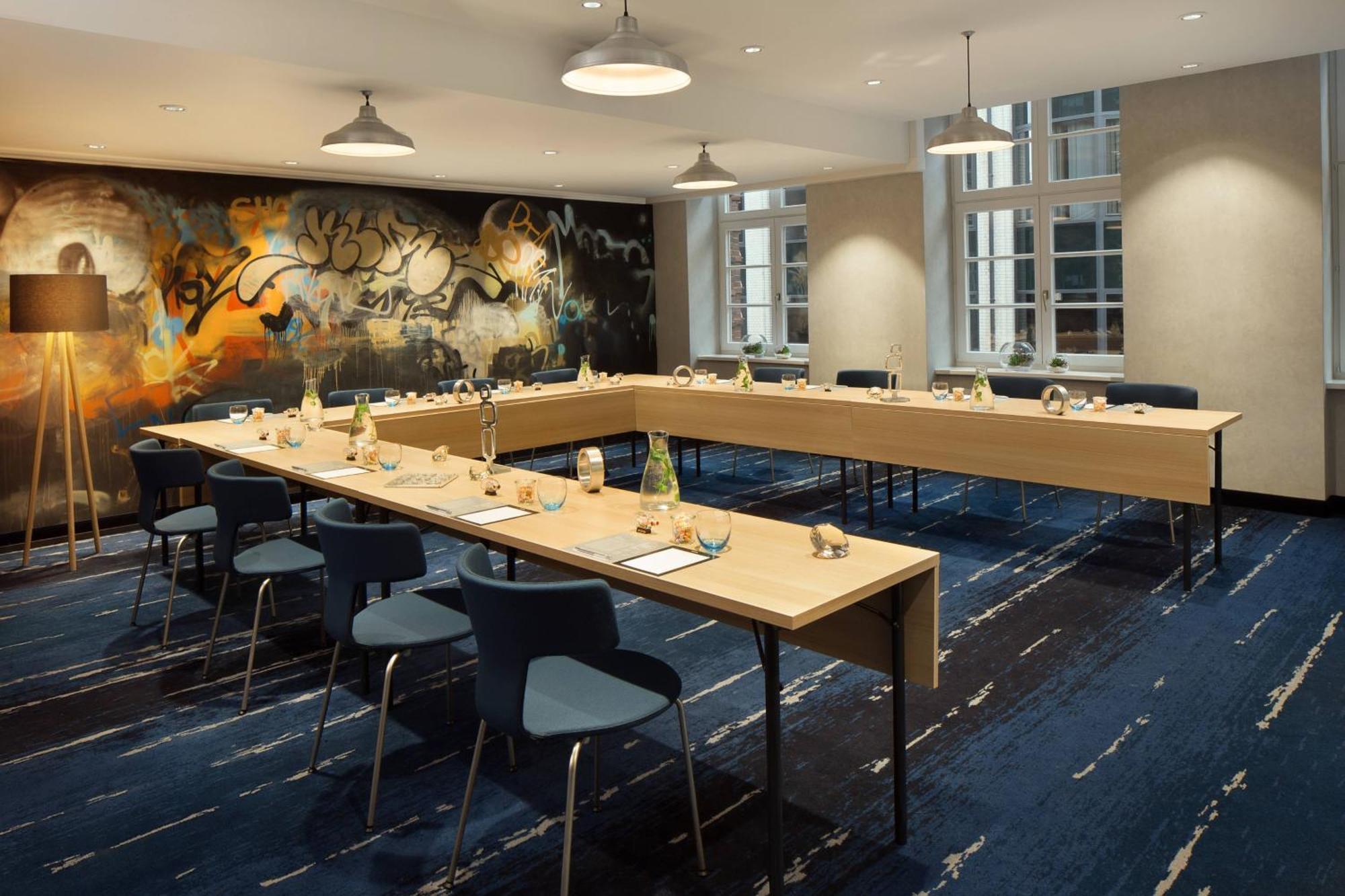 Renaissance Hamburg Hotel Екстер'єр фото Meeting room