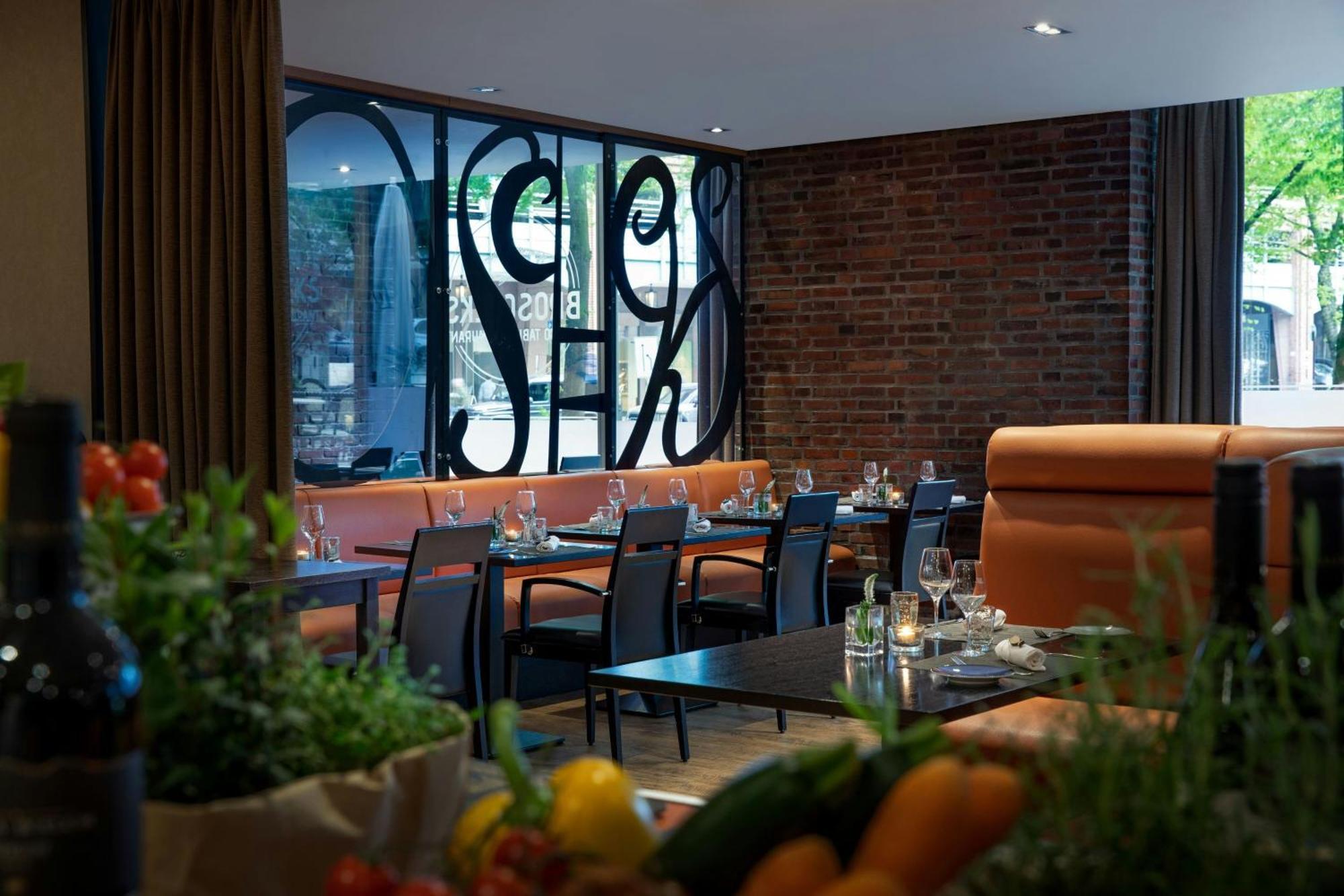 Renaissance Hamburg Hotel Екстер'єр фото Restaurant SEA