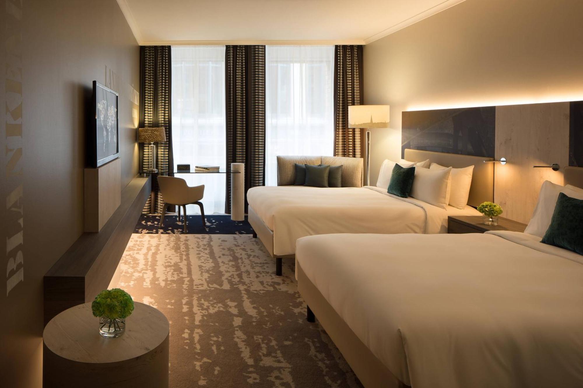 Renaissance Hamburg Hotel Екстер'єр фото Deluxe Room